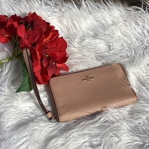 Coach Pebbled Lather Corner Zip Bifold Wallet With Wrist Strap